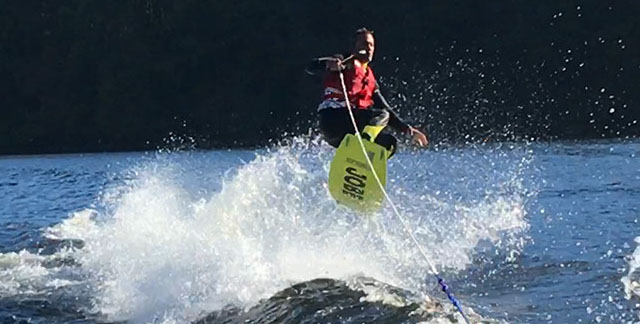 Venez pratiquer wakeboard, ski nautique, plage, voile, Kayak... sur le lac d'Eguzon en plein cœur de la vallée de la creuse 